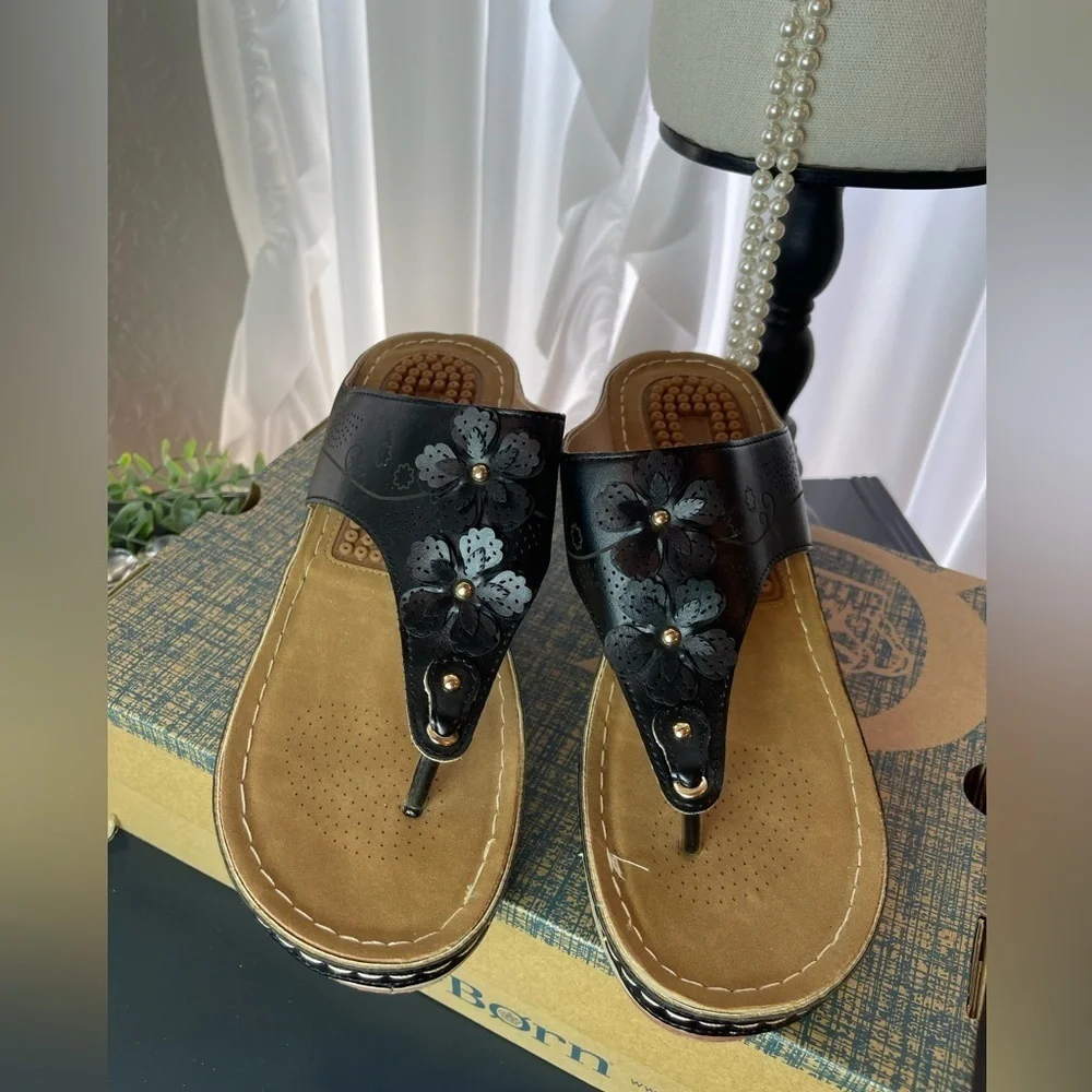 Born Black Wedge Sandals Size 10